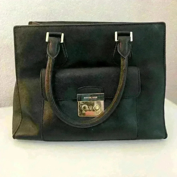 MICHAEL KORS bridgette saffiano lock key small bag black - Picture 1 of 14